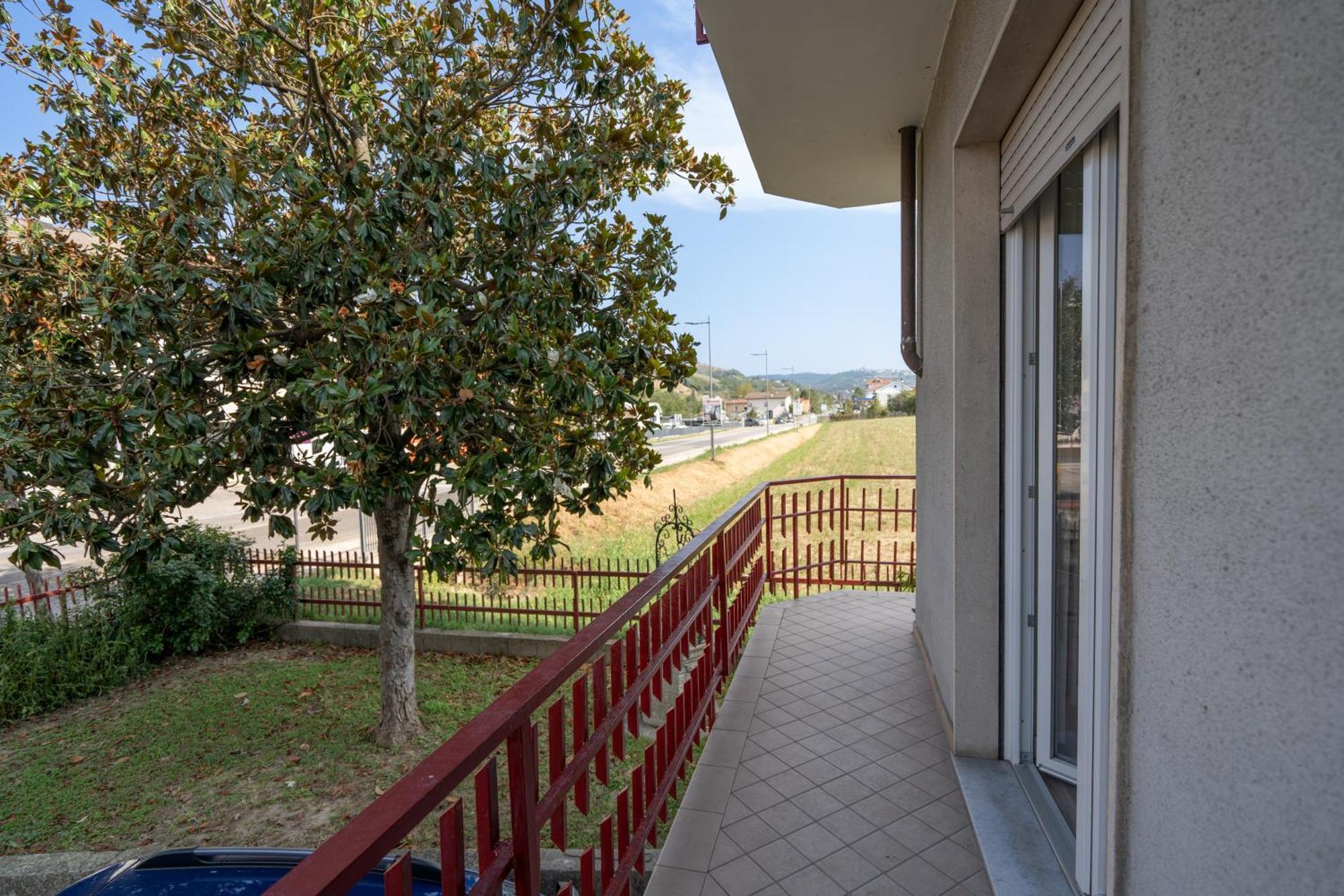 Apartmán Private Parking, With Hill View Alba  Exteriér fotografie